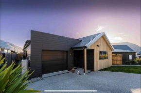 Modern home with SPA Queenstown